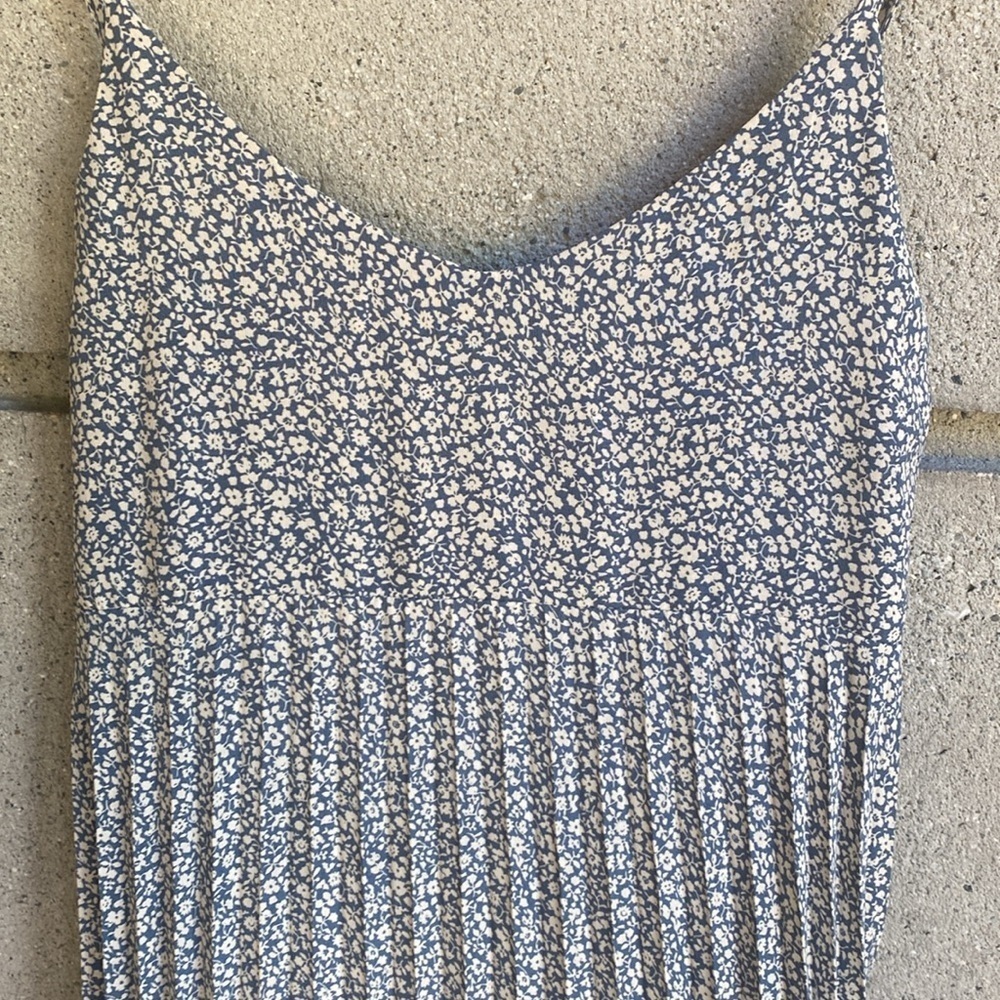 Oak & Fort Pleated Liberty Floral Dusty Blue Dress - Picture 3 of 8